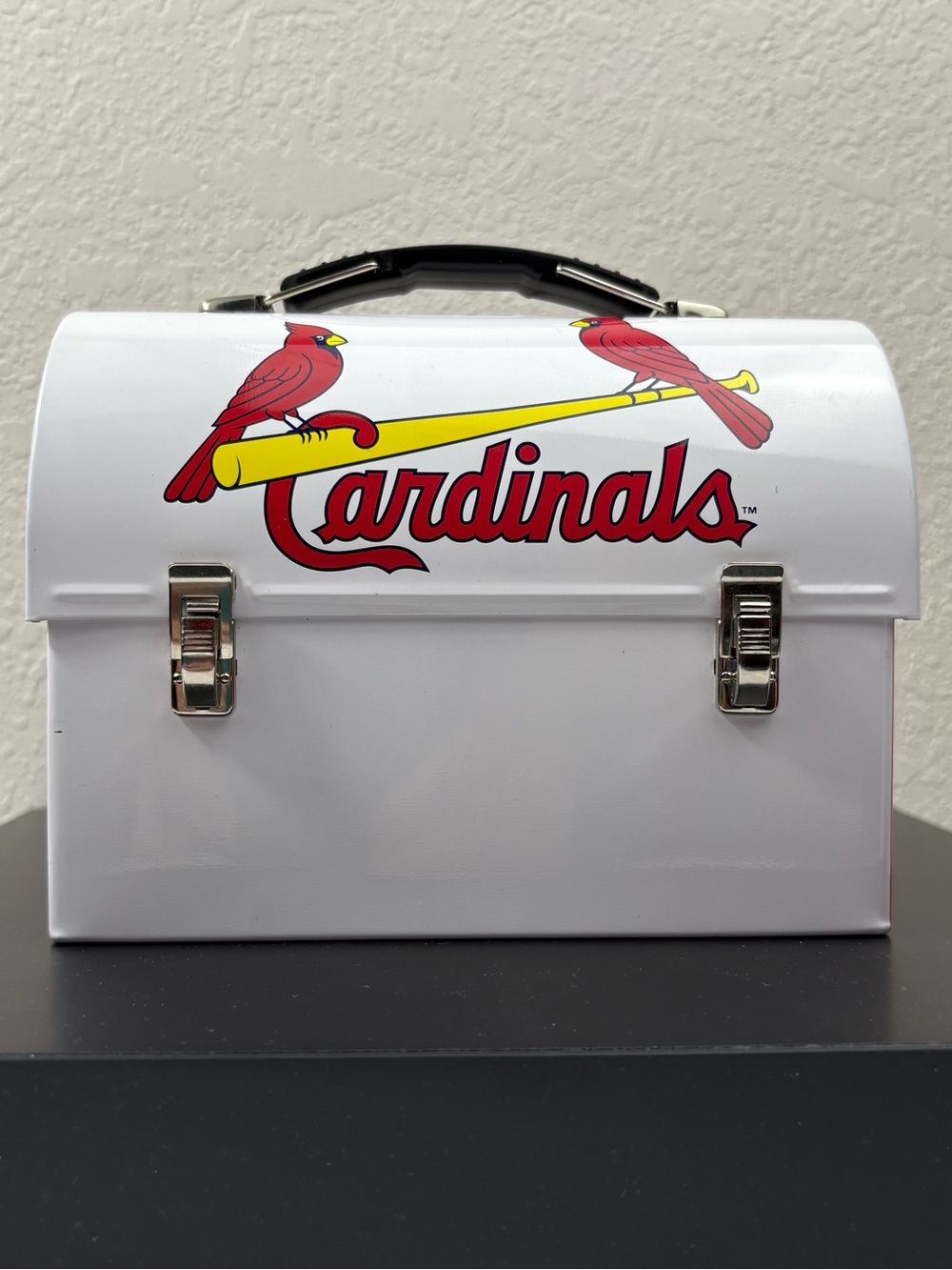 White Vintage Metal St. Louis Cardinals Lunchbox with the Team Logo on the Lid.